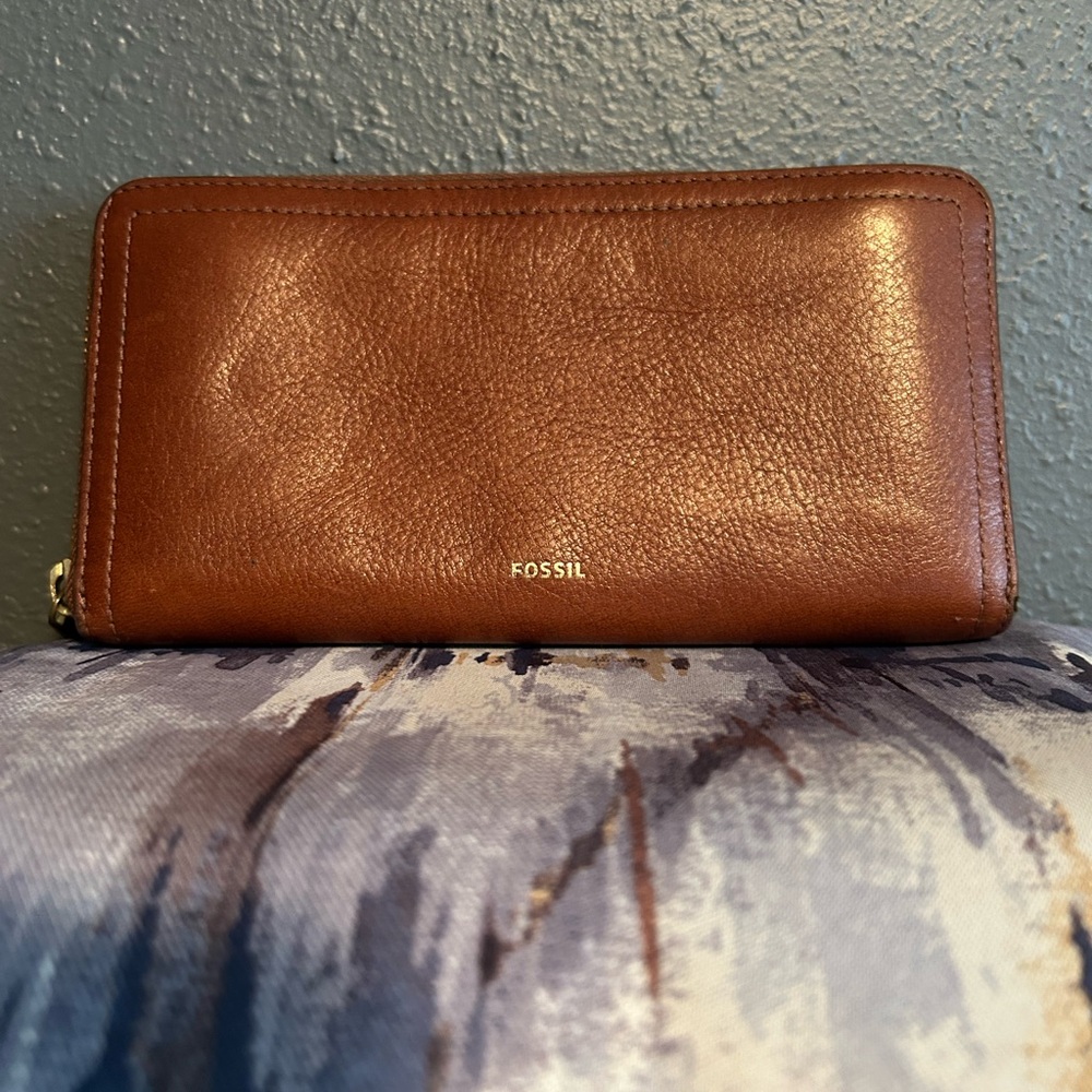 Fossil Rich Brown Leather Wallet
